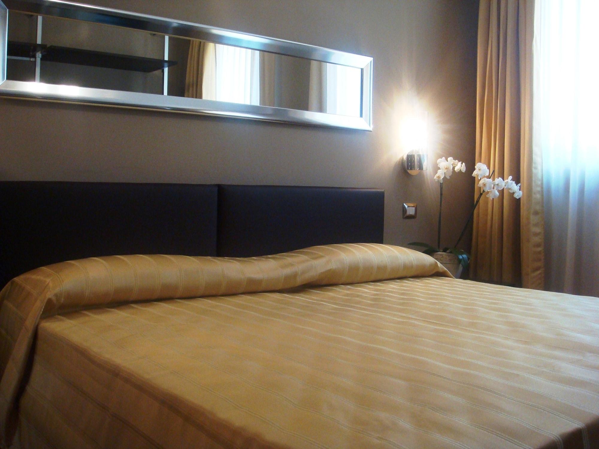 Small Hotel Royal Hotel Rc12 Padova Exterior photo