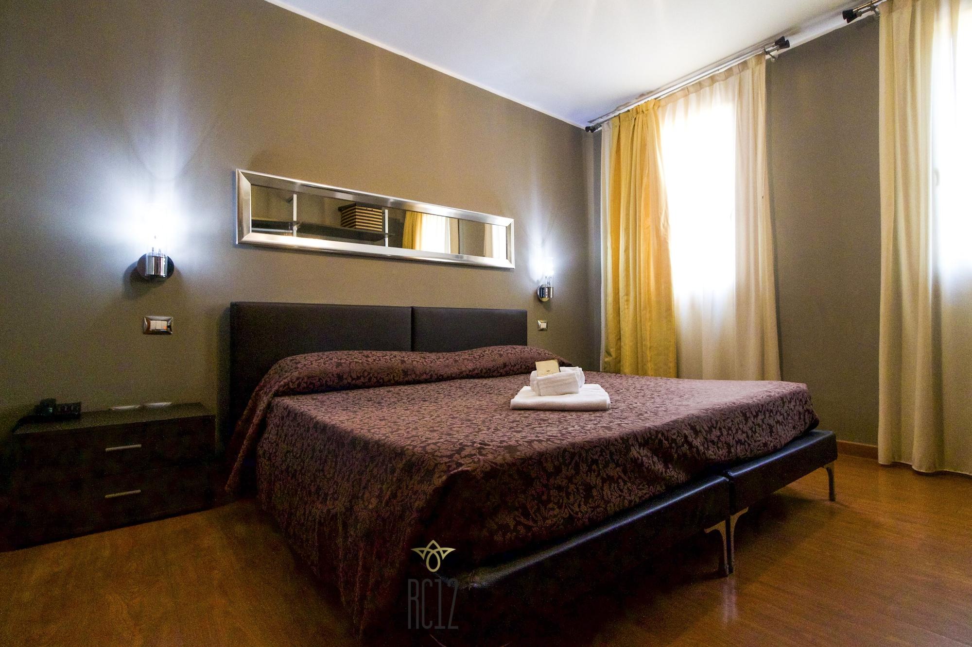Small Hotel Royal Hotel Rc12 Padova Exterior photo