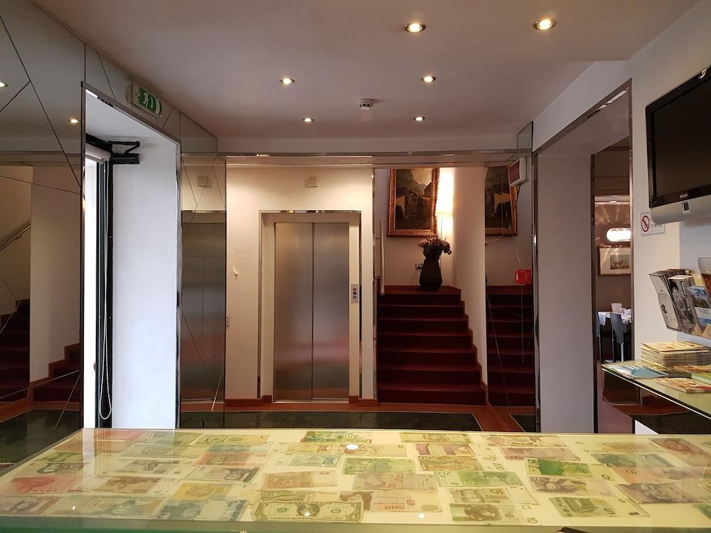 Small Hotel Royal Hotel Rc12 Padova Exterior photo