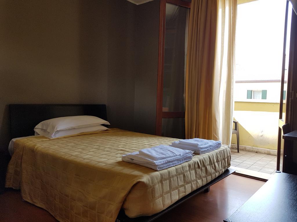 Small Hotel Royal Hotel Rc12 Padova Exterior photo
