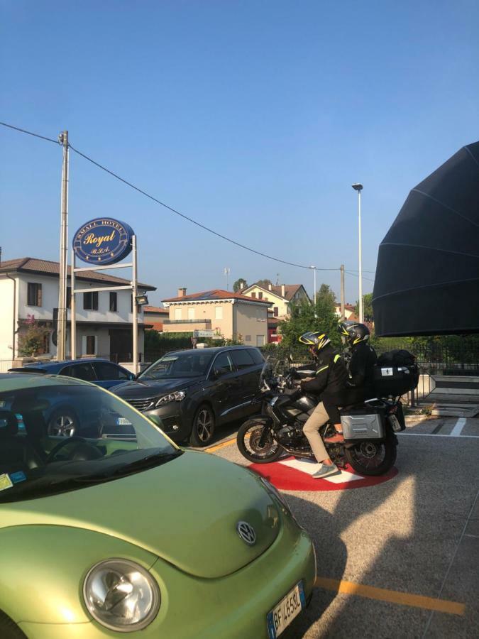 Small Hotel Royal Hotel Rc12 Padova Exterior photo
